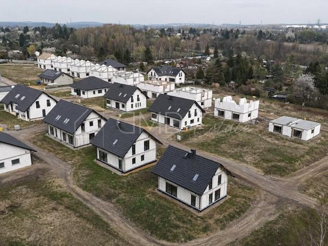 Nowoczesny bliźniak 97 m² z 5 pokojami i ogrodem stan deweloperski