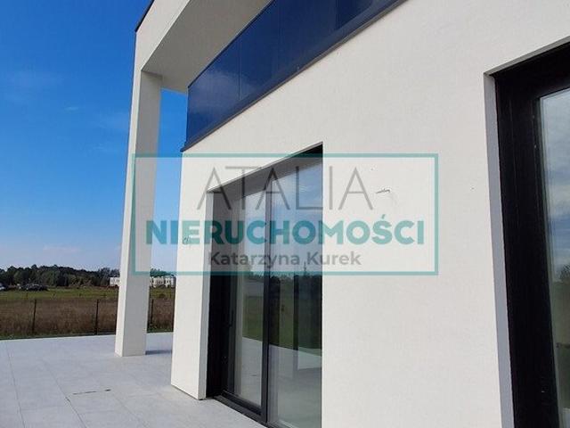 Nowoczesny dom 493 m² z garażem i widokiem na park polecam