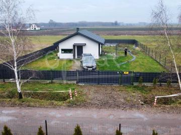 Nowoczesny 53m2 dom z tarasem i ogrodem w Powidzu