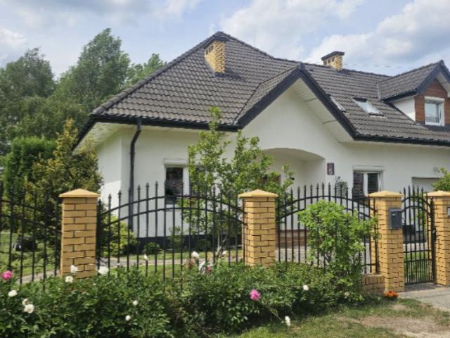 Nowoczesny dom 5 pokoi na dużej działce polecam!