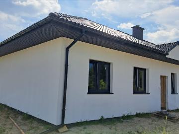 Nowoczesny dom 95,91 m² w Piotrowie, funkcjonalny i cichy