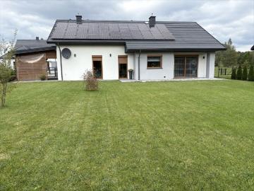 Nowoczesny dom 106 m² z fotowoltaiką i dużą działką
