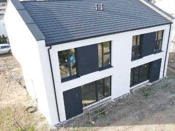 Nowoczesny dom 110 m² z dużą działką, 5 pokoi, blisko miasta