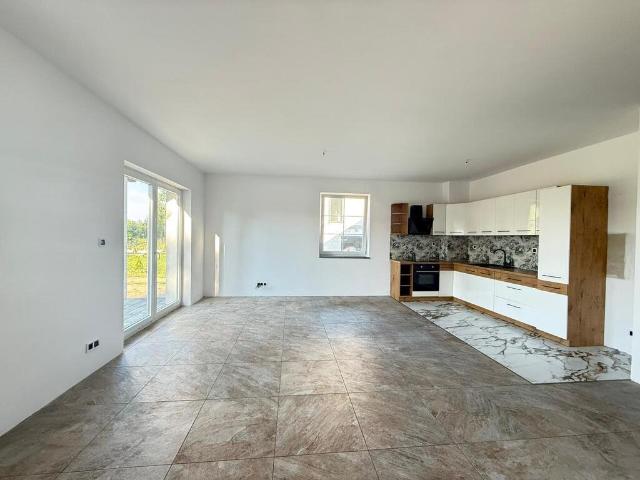 Na sprzedaż nowoczesny dom 114,6 m² z 4 pokojami i garażem