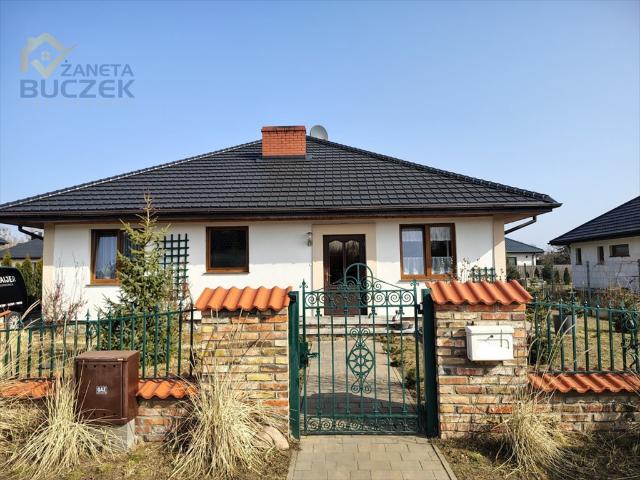 Polecam nowoczesny dom 120 m² z garażem i ogrodem w Kuznocin