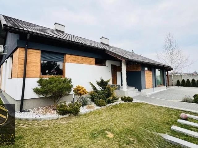 Nowoczesny dom 120 m² w Winiarach — prywatność i komfort