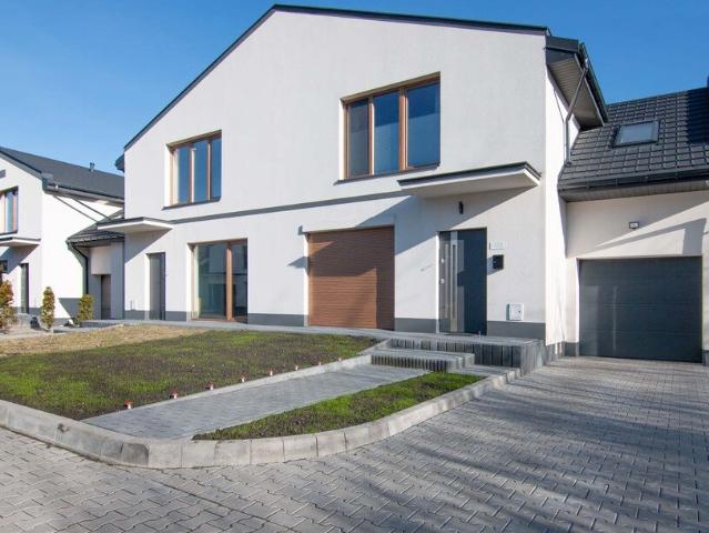 Sprzedam nowoczesny dom 124 m² z garażem i ogródkiem w Chełmie