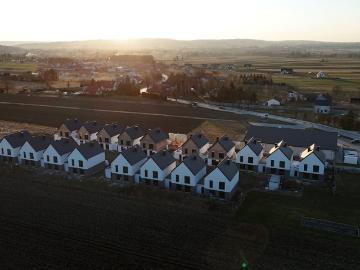 Nowoczesny dom 125m2 z garażem, ogrzewaniem podłogowym i tarasem