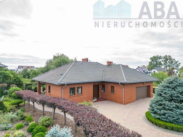 Nowoczesny dom 127,75 m2 z garażem i piękną działką