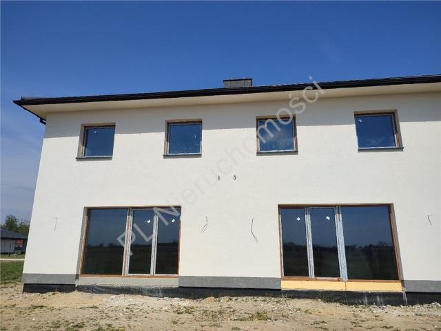 Nowoczesny dom 128 m2 z ogrodem w Kosowie