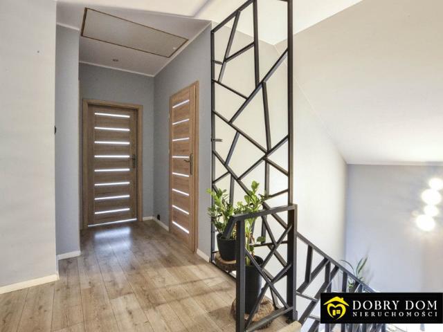 Nowoczesny dom 128 m² z kominkiem i dużym tarasem