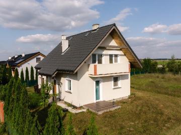 Nowoczesny dom z dużą działką blisko jeziora