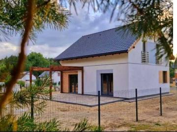Nowoczesny dom 130m² z dużą działką 900m², wykończony z zewnątrz