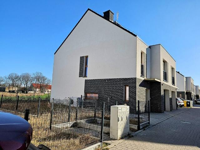 Nowoczesny dom 133m2 z garażem i tarasem w Księginicach