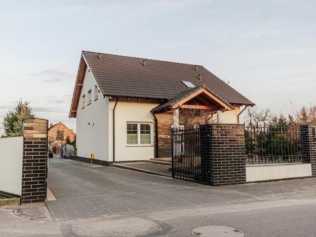 Nowoczesny dom 139,6 m² z ogrodem i tarasem