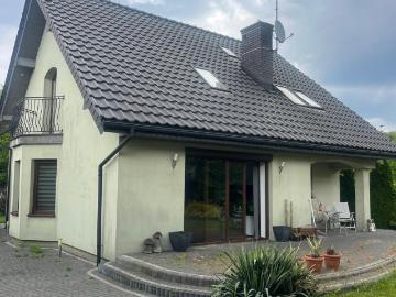 Nowoczesny dom 140 m2 z ogrodem i altaną w Częstochowie