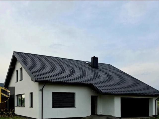 Nowoczesny dom 140 m² z garażem i ogrodem