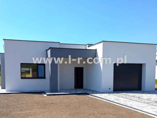 Nowoczesny dom 150 m2 z dużym salonem i tarasem