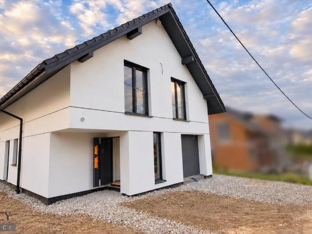 Nowoczesny dom 151 m2 z garażem, tarasem i ogrzewaniem podłogowym