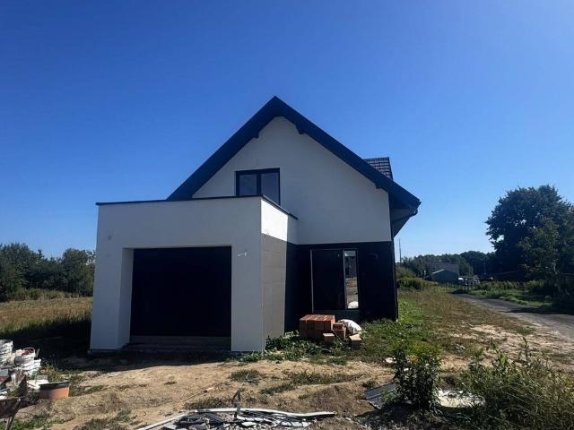 Nowoczesny dom 153 m² w Tarnowie Krzyż z garażem i tarasem