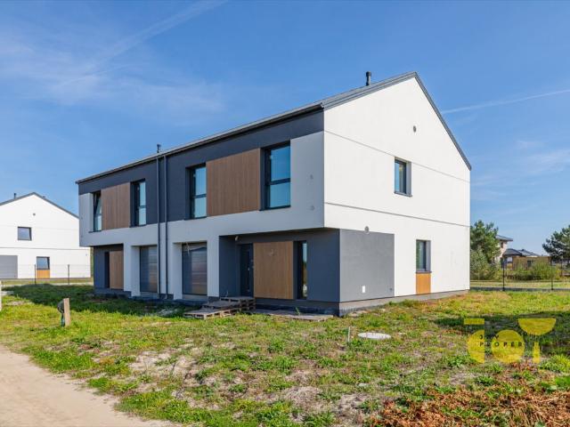 Na sprzedaż nowoczesny dom 155 m² z garażem i ogrodem w Kącku