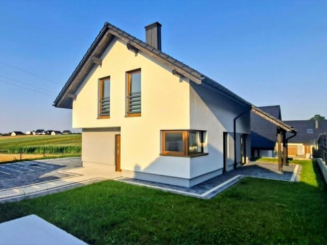 Nowoczesny dom 160 m2 z tarasem i 4 sypialniami