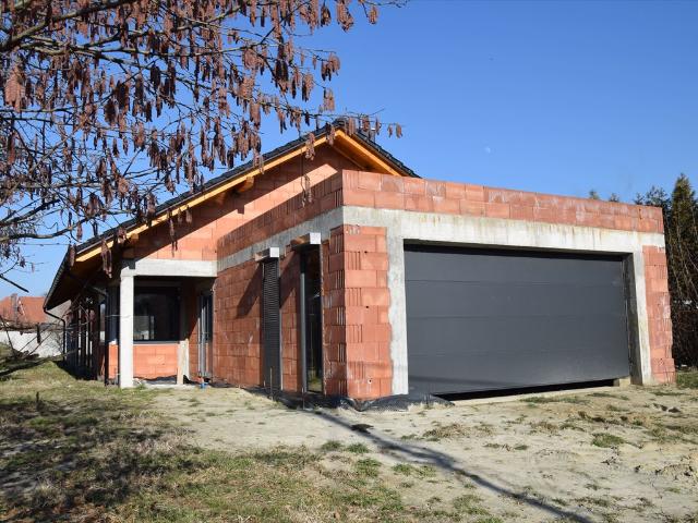 Nowoczesny dom 165 m2 z garażem i dużą działką