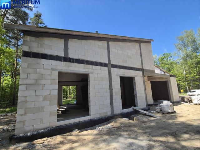 Na sprzedaż nowoczesny dom 169 m² z garażem i tarasem w Żółwinie
