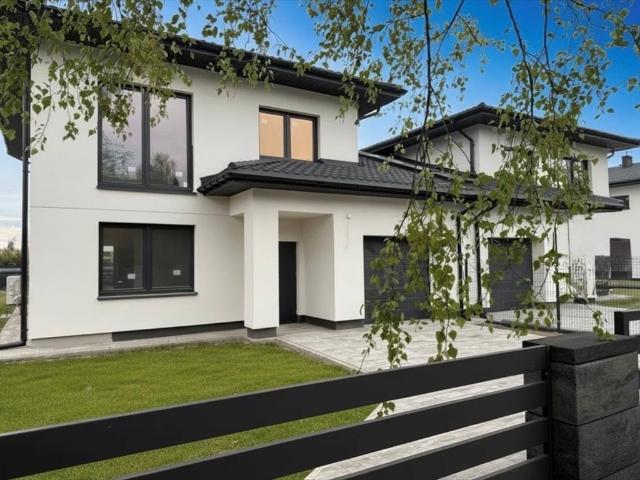 Nowoczesny dom 174 m² z garażem i dużą działką zapraszam