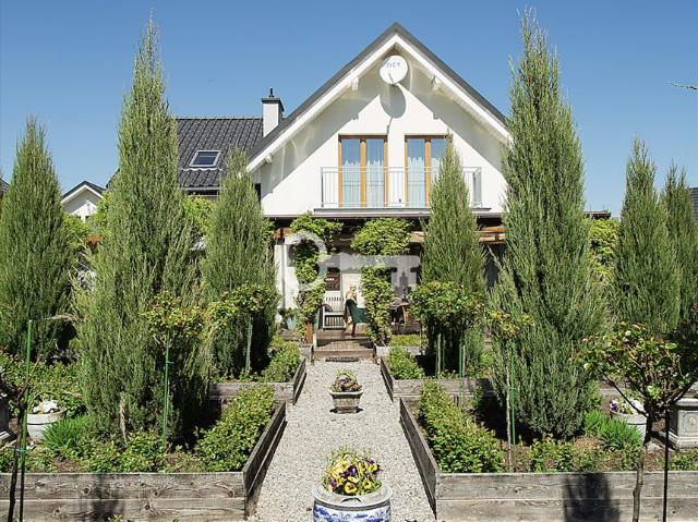 Polecam nowoczesny dom 178 m² z fotowoltaiką i ogrodem