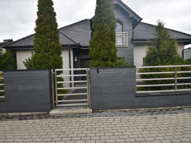 Nowoczesny dom 180 m² z dużym garażem i możliwością rozbudowy