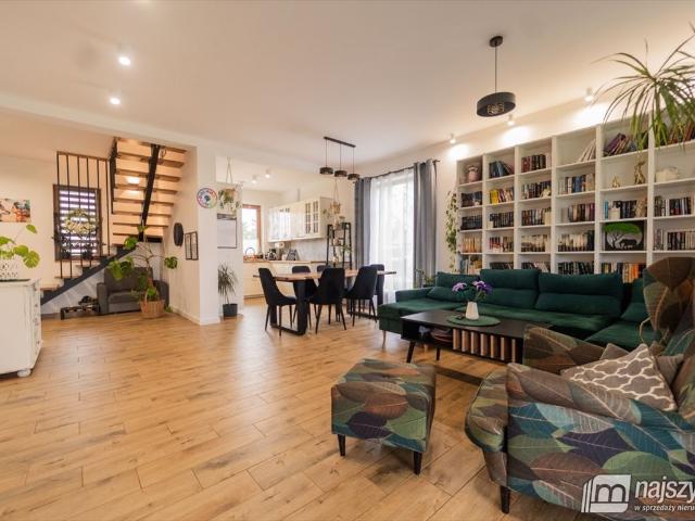 Do sprzedania nowoczesny dom 184 m² z garażem i ogrodem