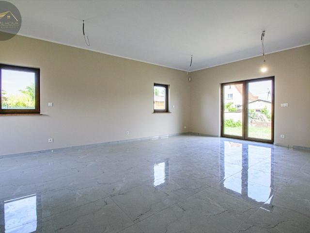Nowoczesny dom 185 m² z garażem i ogrodem w Pszenno