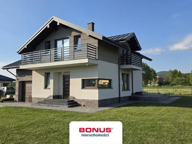 Nowoczesny dom 191 m² z garażem, kominkiem i ogrzewaniem podłogowym