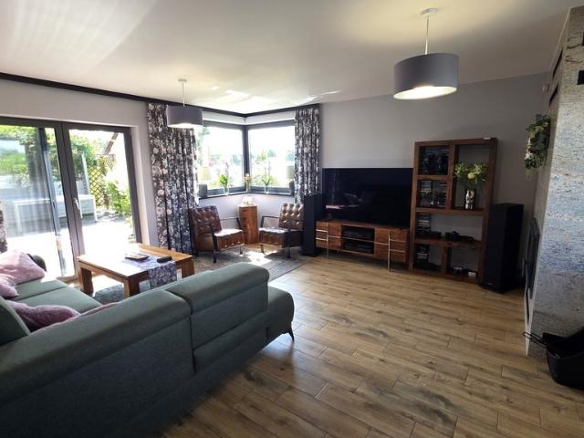 Do sprzedania nowoczesny dom 196 m² z ogrodem w Stepniczce