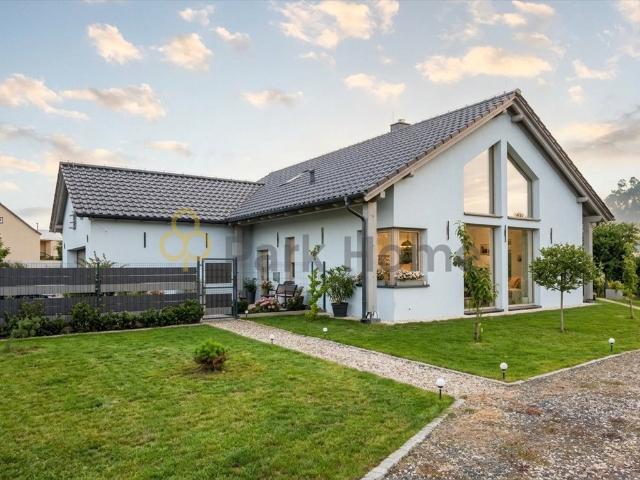 Nowoczesny dom 200 m² z garażem i dużą działką polecam!