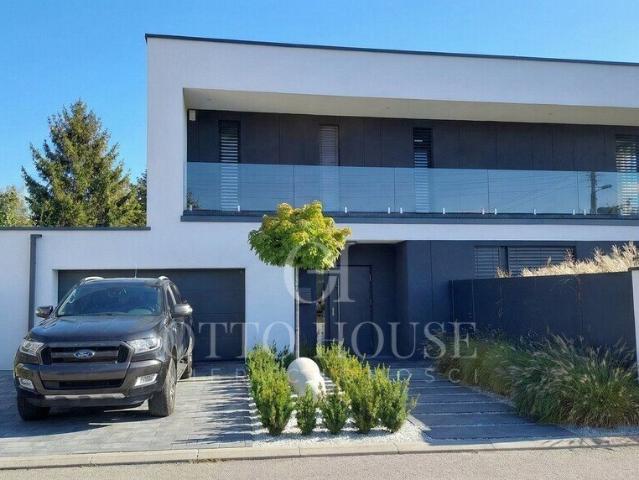 Nowoczesny dom 220 m² z garażem i prywatnym ogrodem