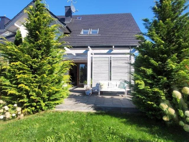 Do sprzedania nowoczesny dom 229 m² z ogrodem w Nadarzynie