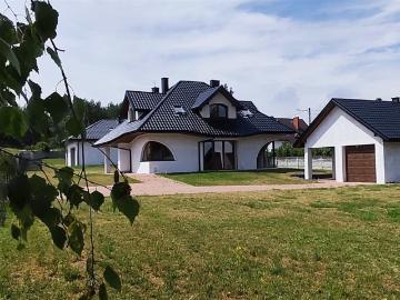 Nowoczesny dom 230 m2 z garażem i ogrodem w Sitkówce Nowiny