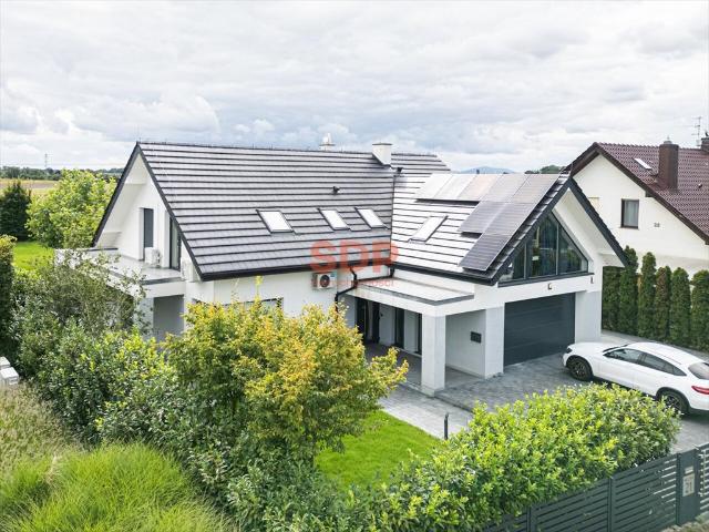 Nowoczesny dom 242 m² z basenem i jacuzzi w Smolcu polecam