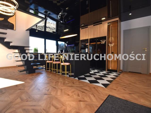 Na sprzedaż nowoczesny dom 260 m² z garażem i tarasem
