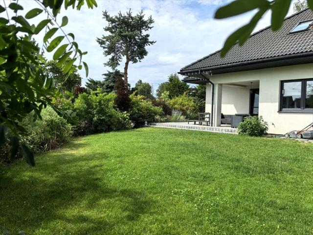 Nowoczesny dom 263 m² z dużą działką i garażem polecam