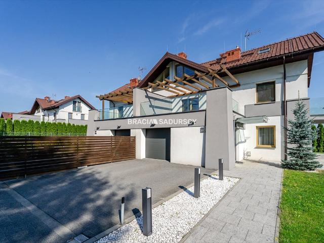 Nowoczesny dom 265 m² w Lusinie z sauną i klimatyzacją polecam