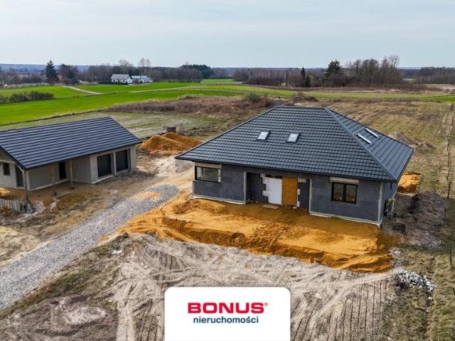 Nowoczesny dom 265 m² z kominkiem i ogrzewaniem podłogowym