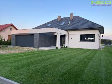Nowoczesny dom 270 m² z dużym tarasem i garażem