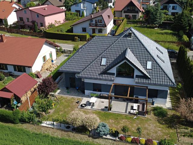 Nowoczesny dom 288m2 z inteligentnym systemem i wysokim standardem