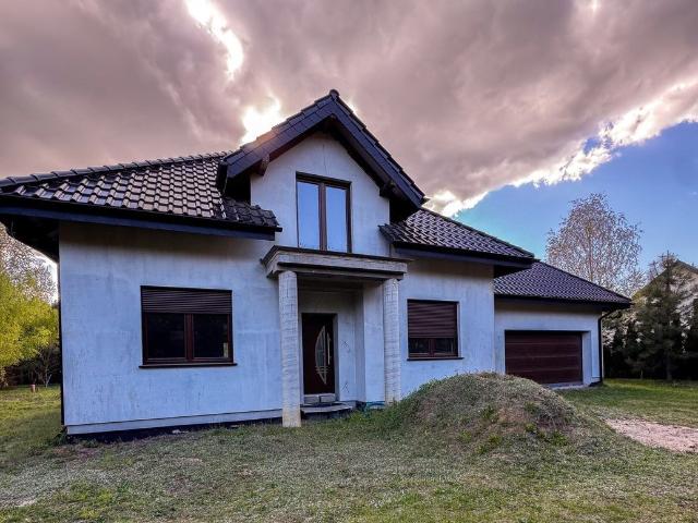 Nowoczesny dom 300m2 z ogrzewaniem podłogowym i dużą działką