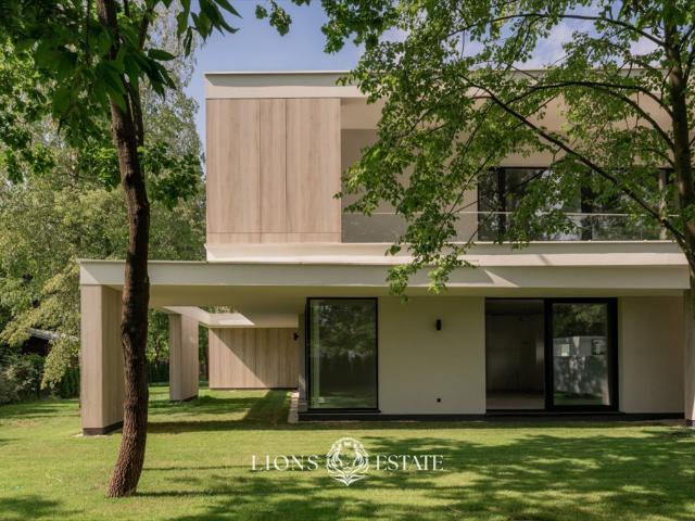 Nowoczesny dom 314 m² z 5 pokojami i garażem w Konstancinie