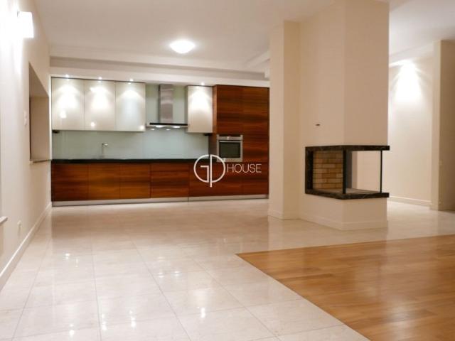 Nowoczesny dom 360 m2 z tarasem i garażem w Wilanowie