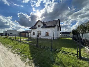 Nowoczesny dom wolnostojący 147,6 m² z tarasem i garażem